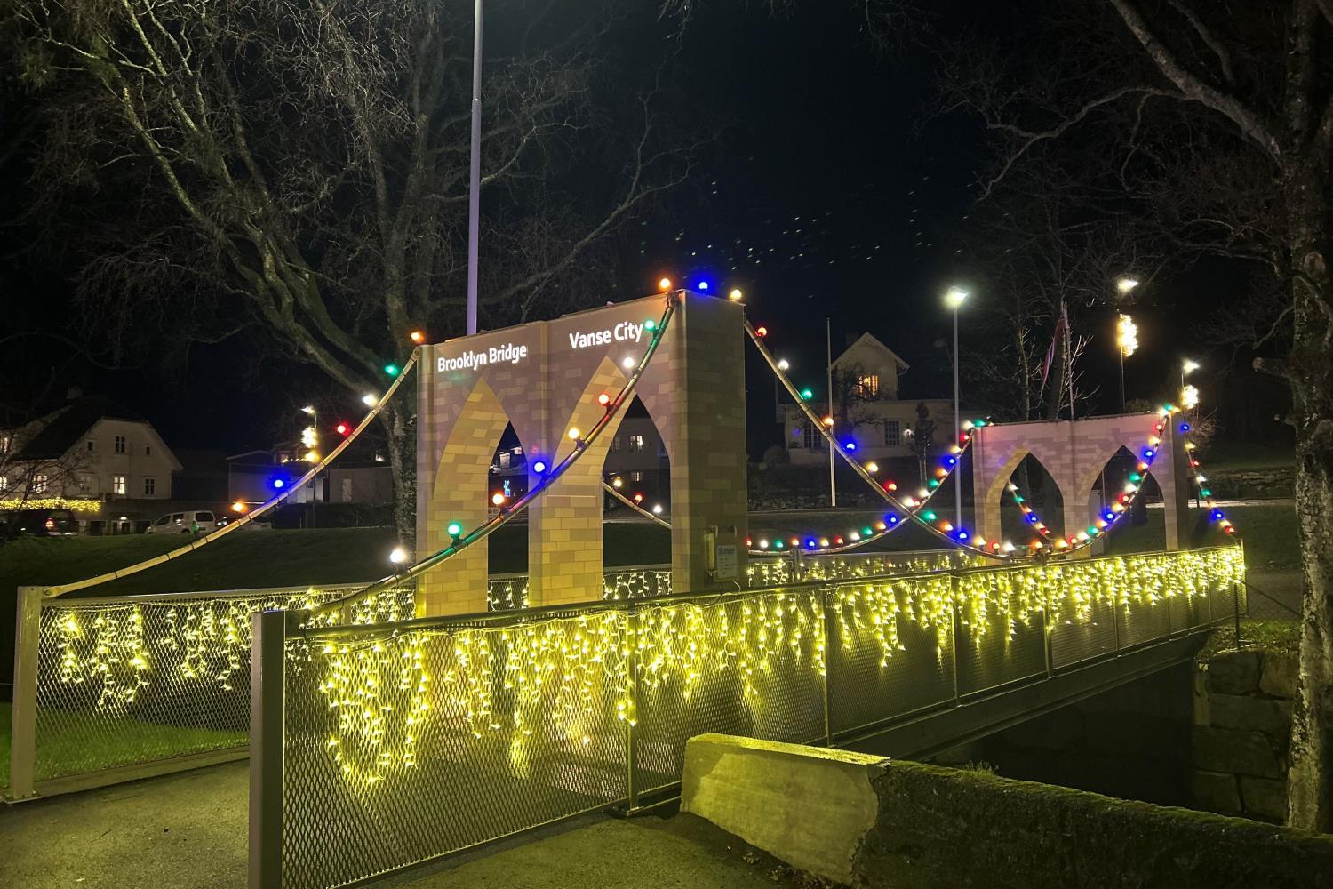 Brooklin brigd i Vanse med Julelys