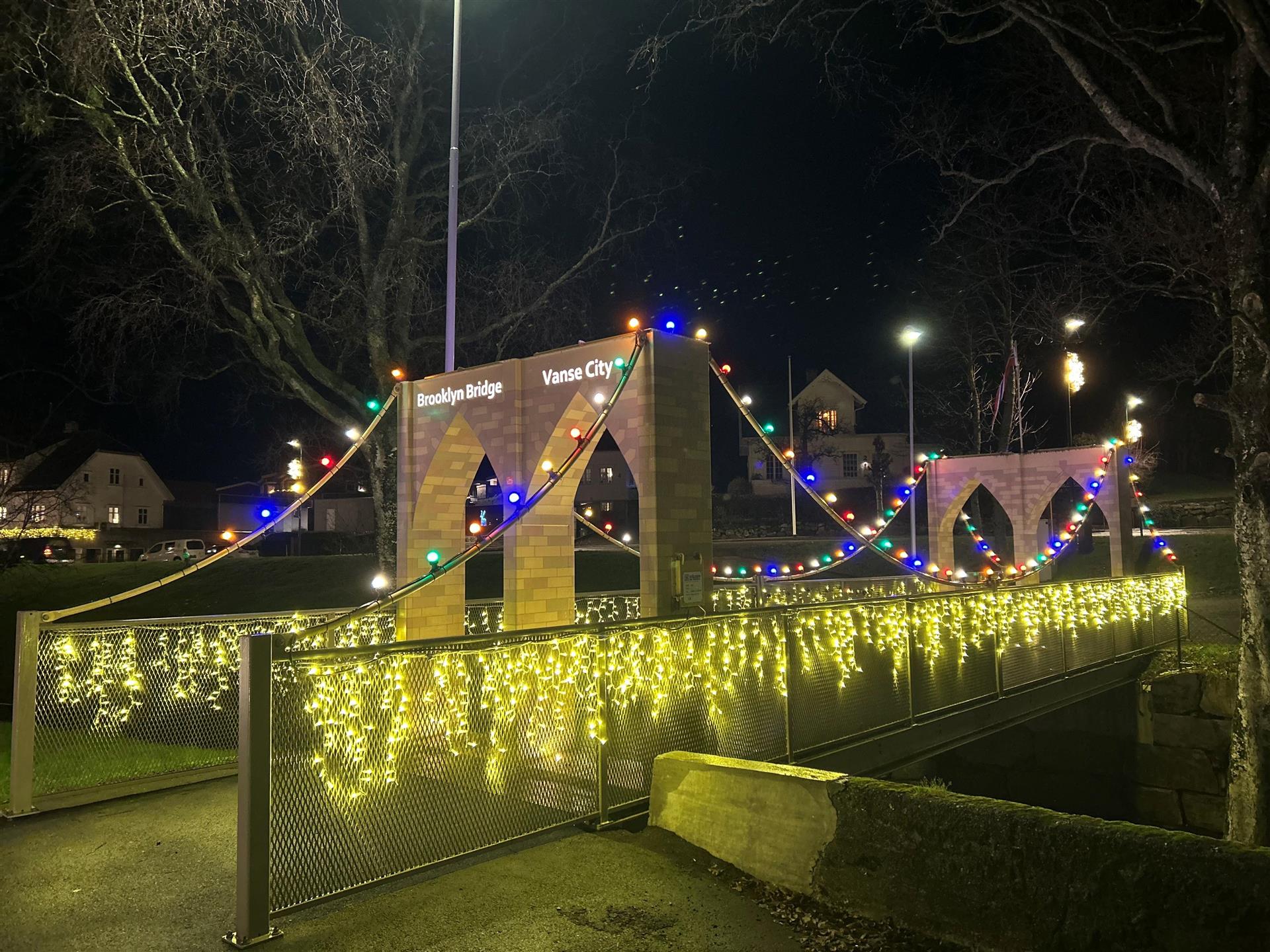 Brooklin brigd i Vanse med Julelys