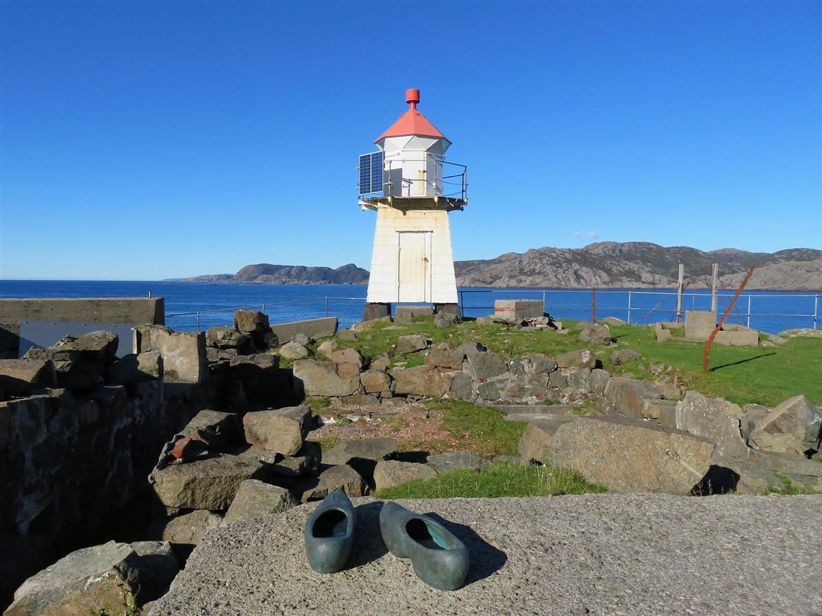 Varnes fyr - Klikk for stort bilde